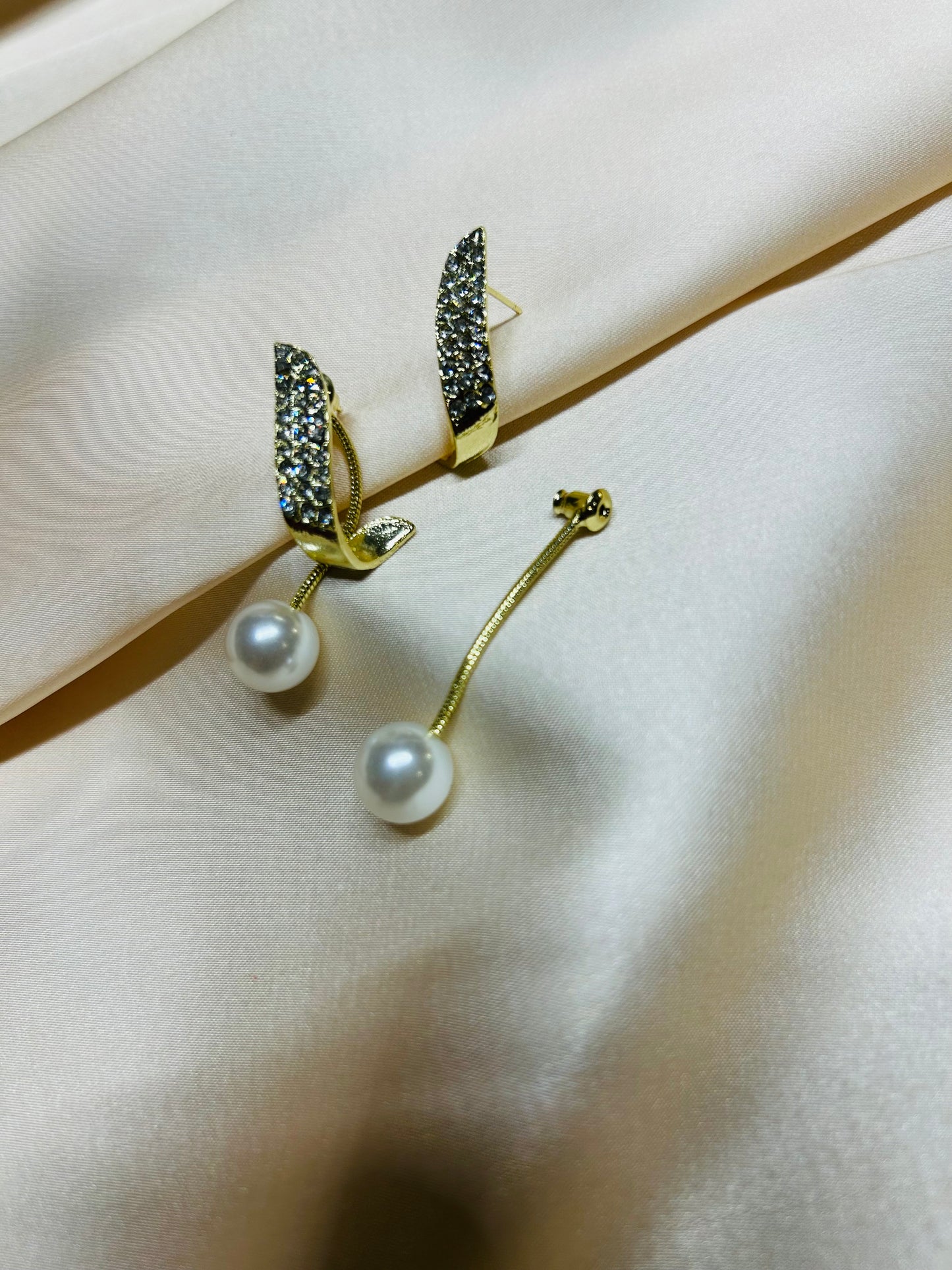 Pearl Drop Elegant Earrings - Garud Wear