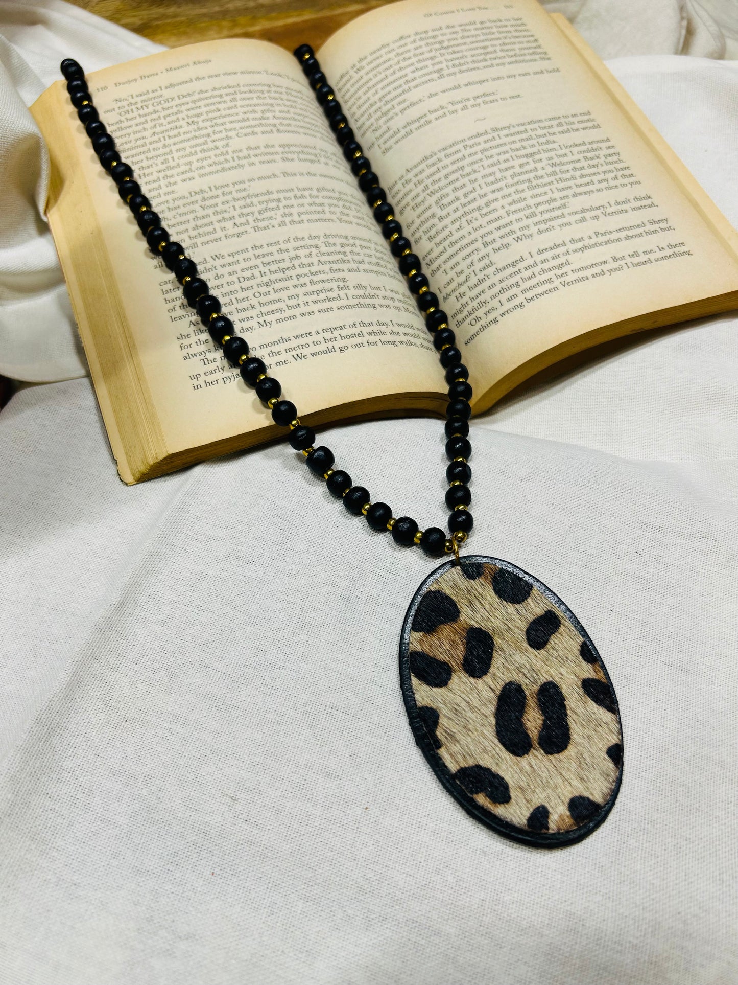 Wooden Leopard Print Necklace Guiyaa Jewels