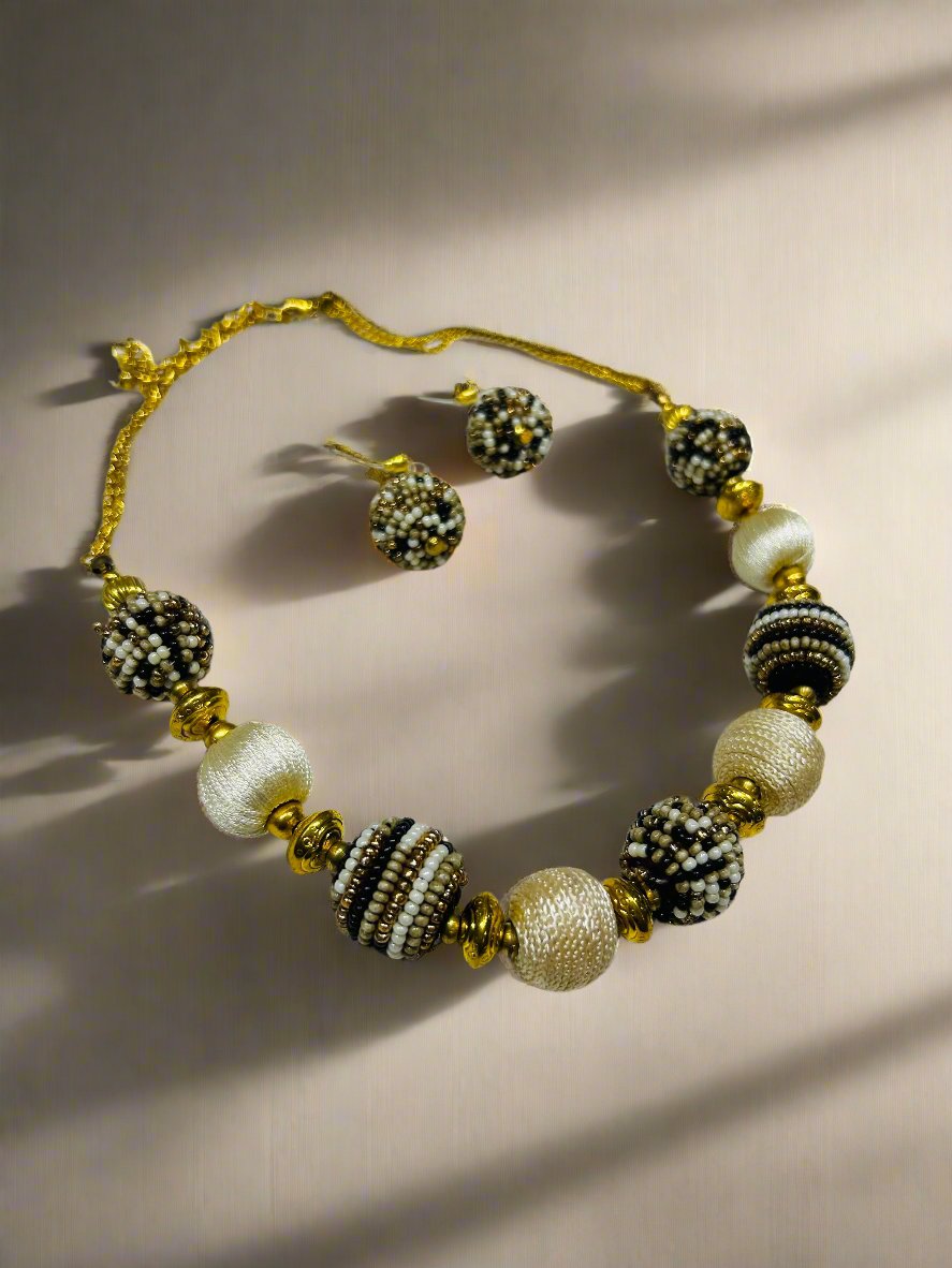 Beige Necklace set Guiyaa Jewels