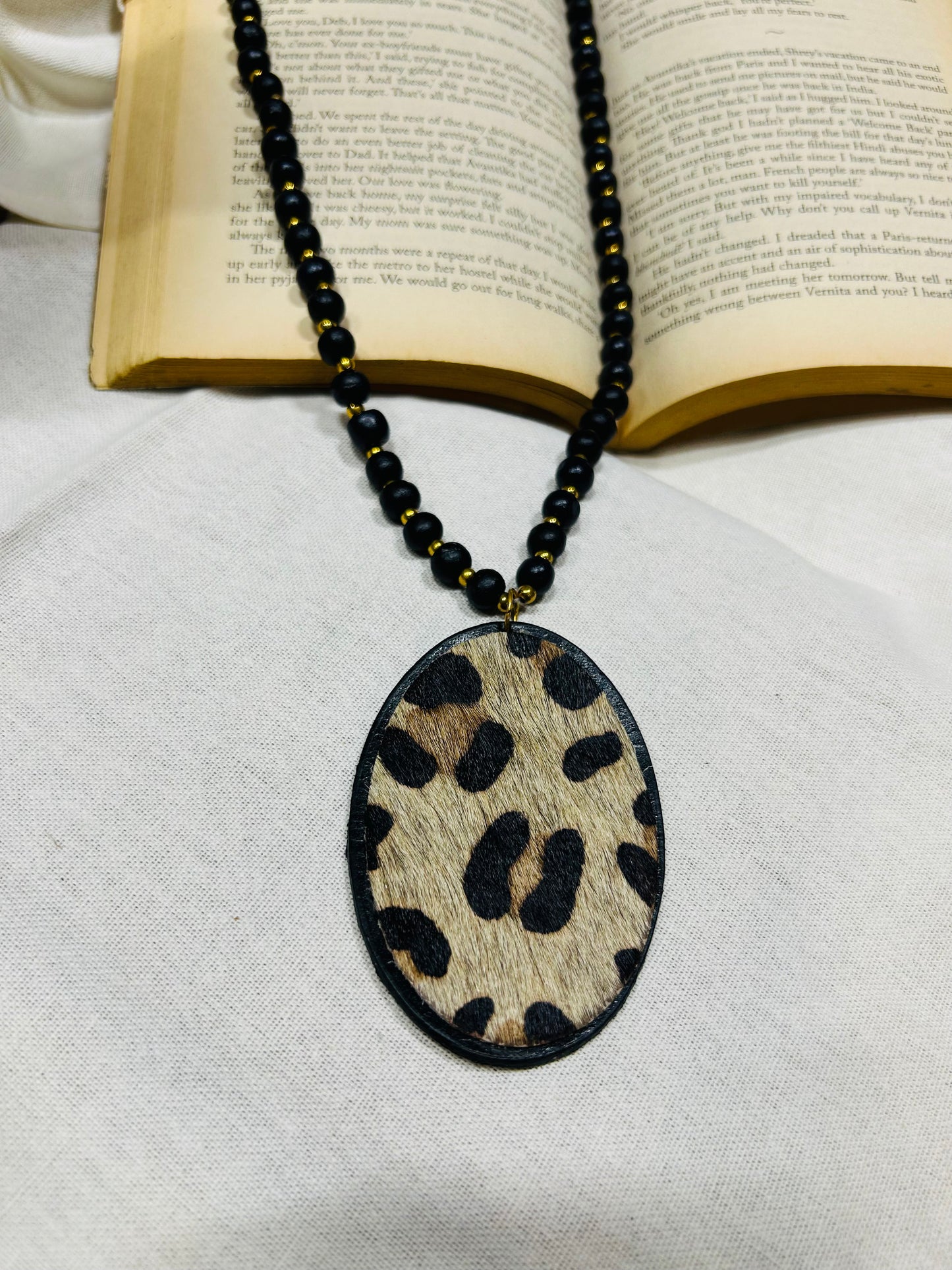 Wooden Leopard Print Necklace Guiyaa Jewels