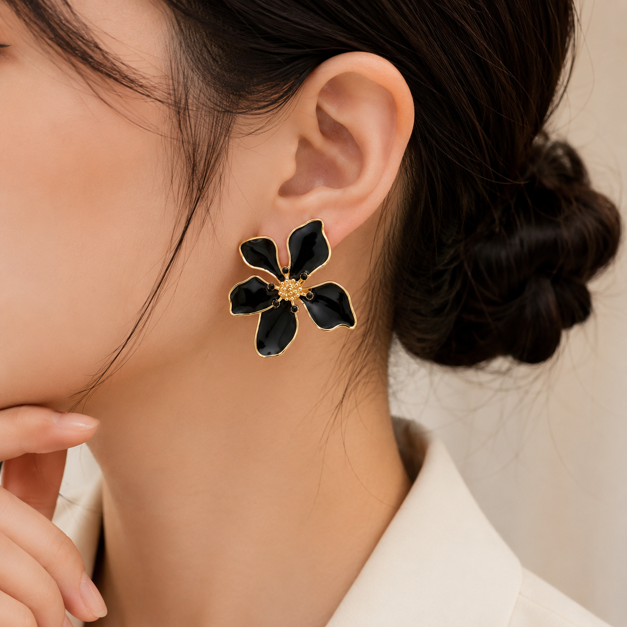 Elegant black earrings Garud Wear