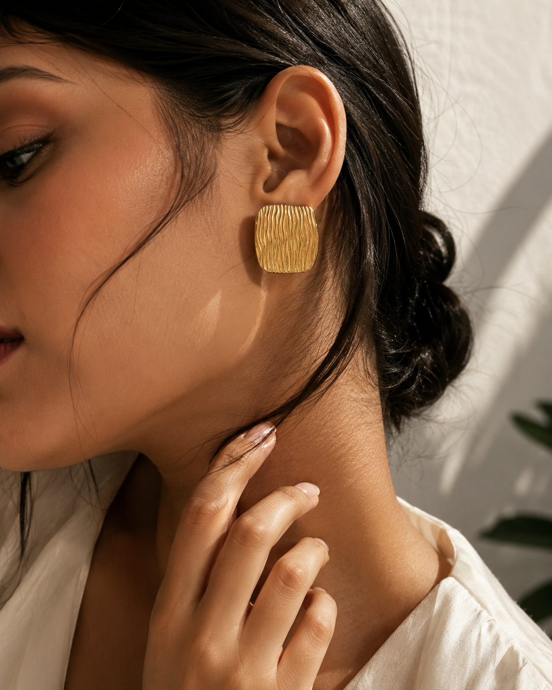 Timeless golden earrings Garud Wear