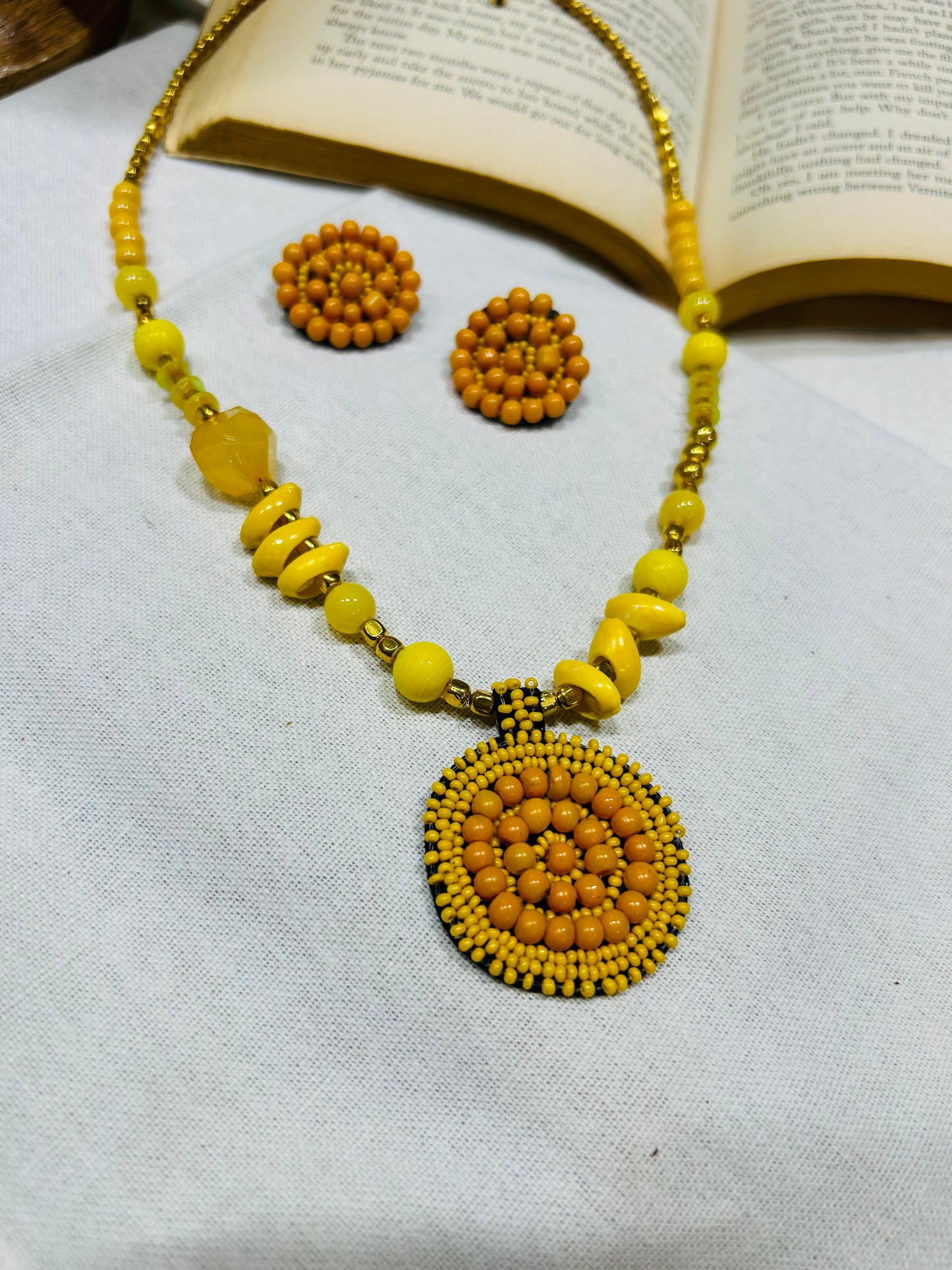 Yellow Handmade Necklace Set Guiyaa Jewels