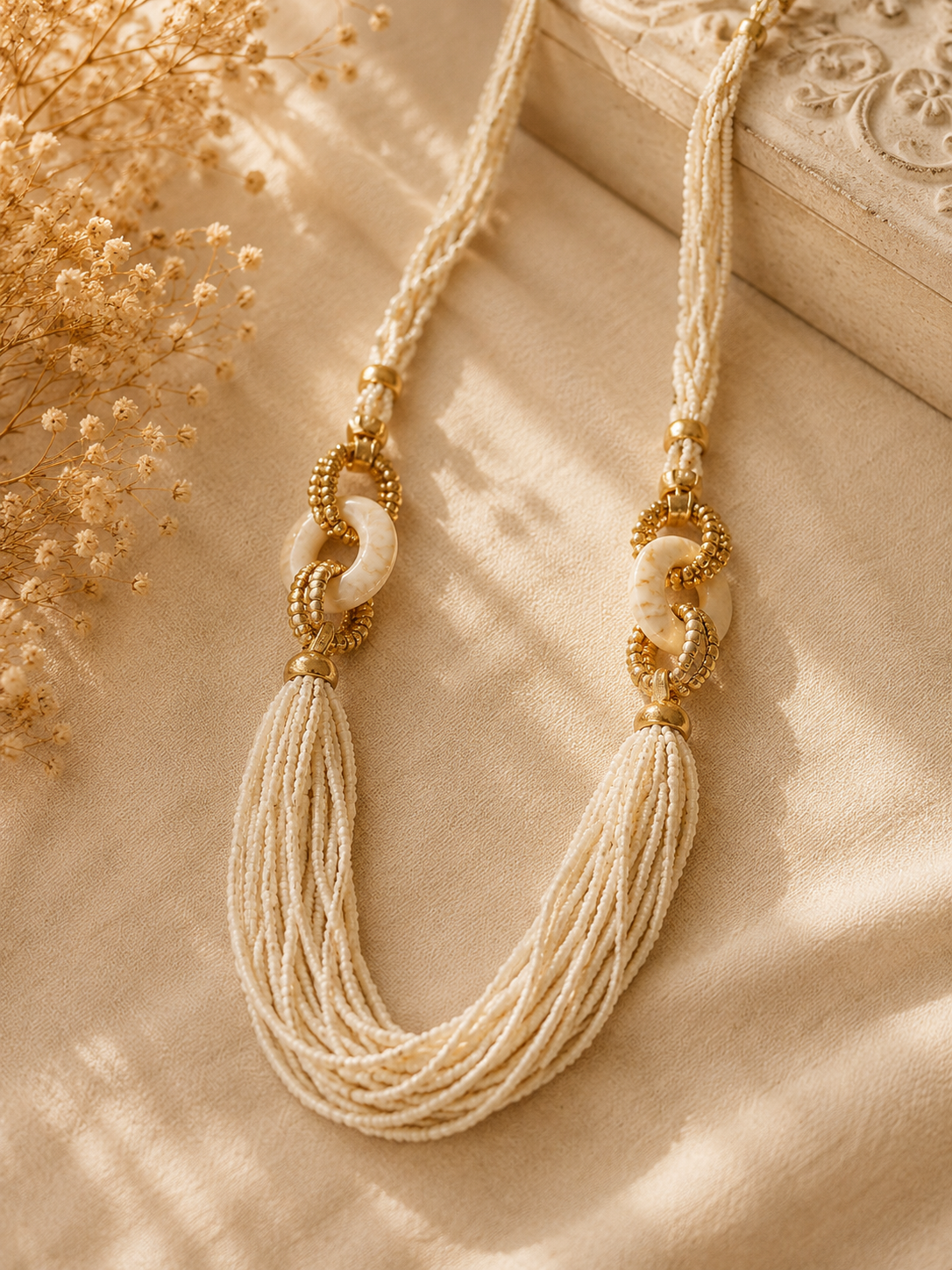 White String Necklace Garud Wear