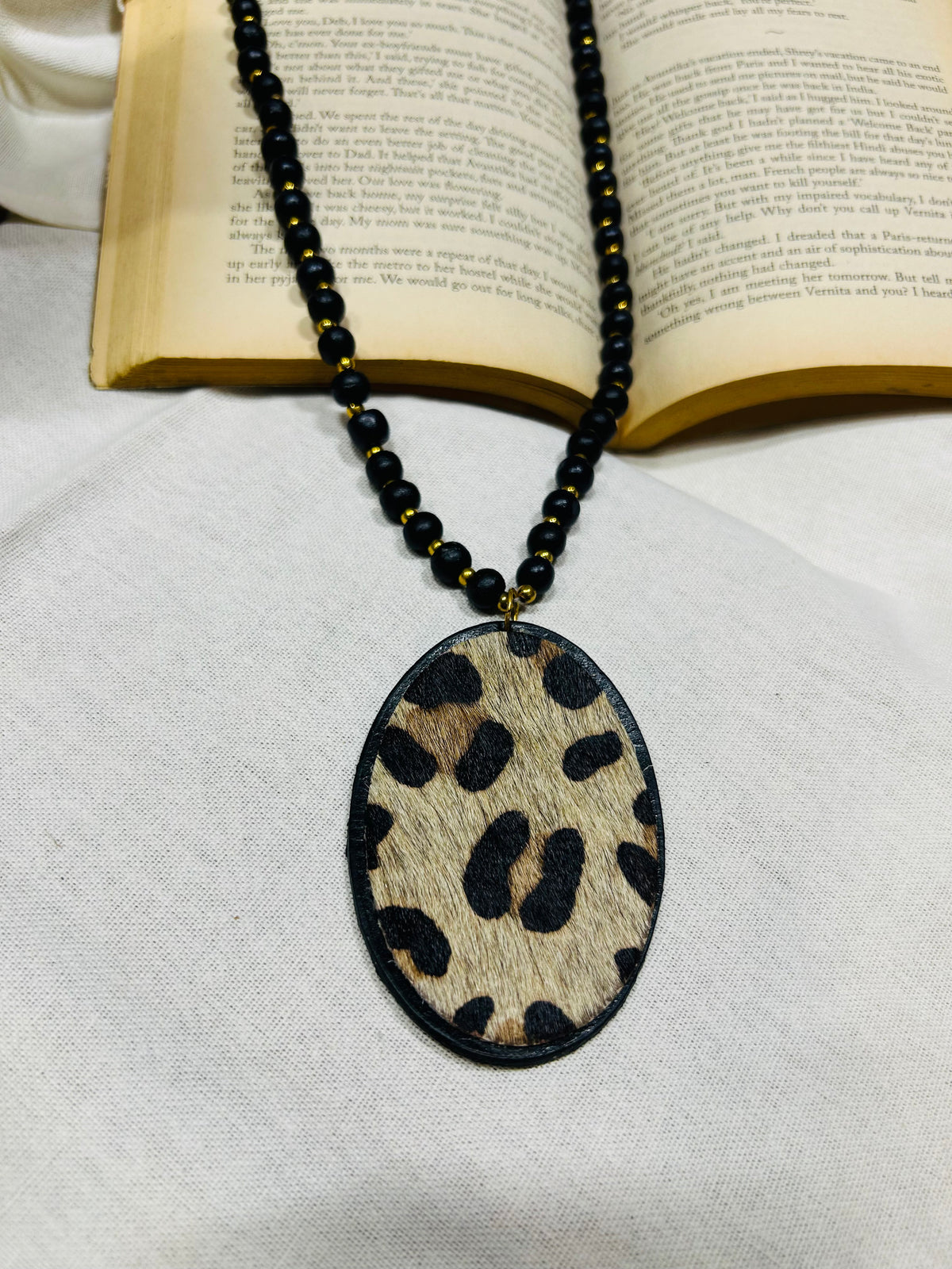 Wooden Leopard Print Necklace Guiyaa Jewels