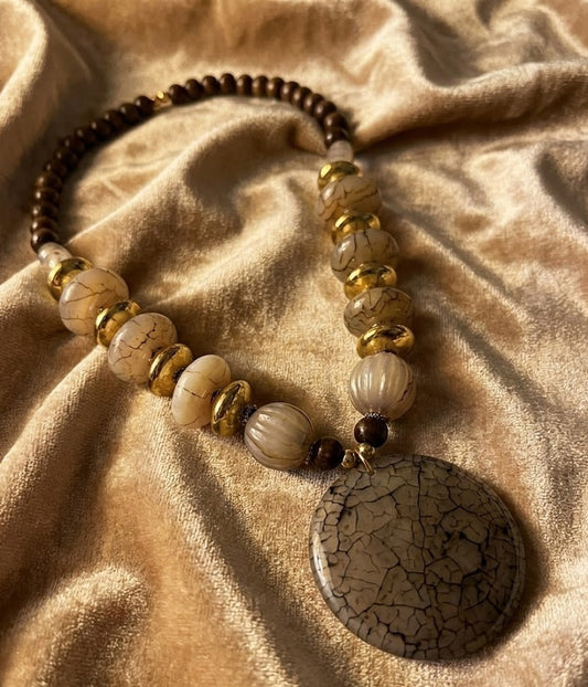 Earthy Contrast Necklace